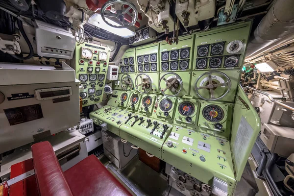 Interior Submarine Periscope Control Room Area — Stockfoto
