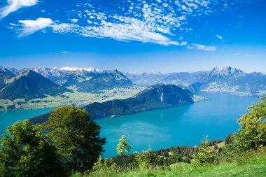 Dört kanton Gölü (Vierwaldstattersee güzel manzara)