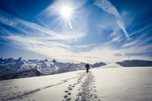 Winter hiking in the Swiss Alps — Stock Photo, Image