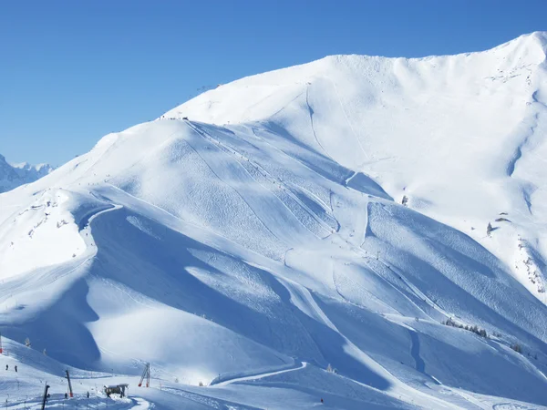 Schöne aussicht auf skigebiet adelboden, berner oberland — Stockfoto