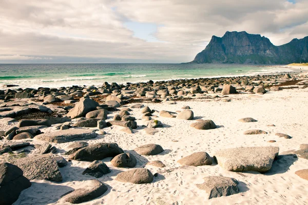 A tengerparttól a Lofoten norvég, Unstad, — Stock Fotó