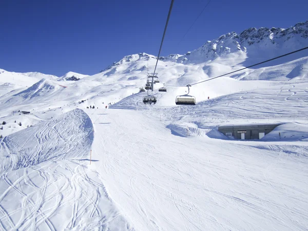 Vista a la estación de esquí en Lenzerheide, Grisons, Suiza — Foto de Stock