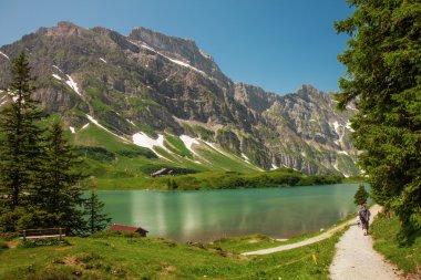 truebsee göl engelberg, Orta İsviçre İsviçre Alpleri'nde, Hiking