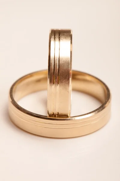 Anillos de boda, aislados — Foto de Stock