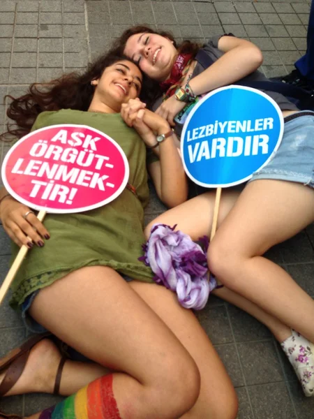 Orgullo gay en istiklal street, istanbul — Foto de Stock