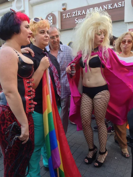 Gay orgulho no istiklal rua istanbul — Fotografia de Stock