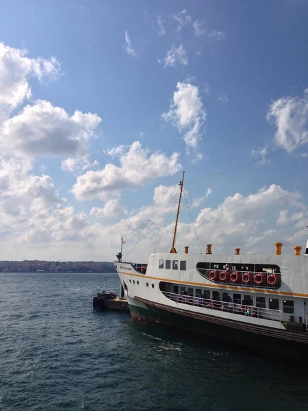 İstanbul siluet with sea — Zdjęcie stockowe