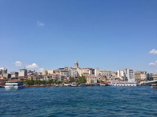 İstanbul siluet with sea — Stockfoto