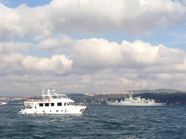 Oorlog schip in turkiye istanbul — Stockfoto