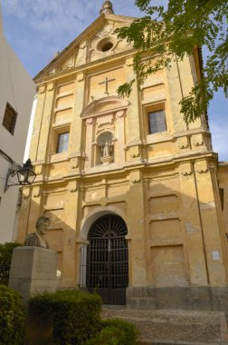 bir Arap doktor heykeli