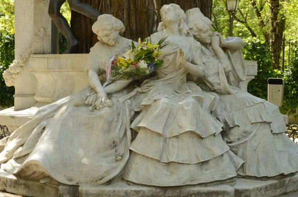 Monument to Becquer — Stock Photo, Image