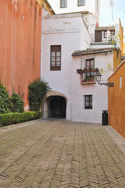 Passaggio nel vecchio quartiere ebraico di Siviglia — Foto Stock