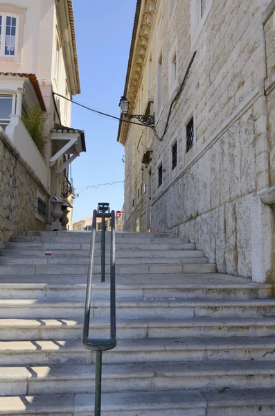 Escaliers dans une rue de Cascais — Photo