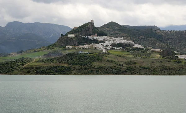 Andalusisches Dorf in den Bergen — Stockfoto
