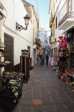 alışveriş caddesi
