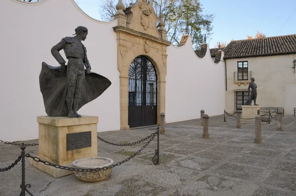 Statuen berühmter Stierkämpfer — Stockfoto