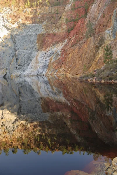 Reflexion Eisenbergwerk — Stockfoto