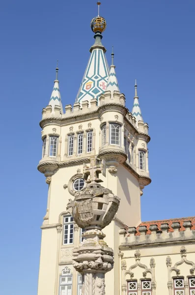 Stå hög av byggnad i byn Sintra, portugal — Stockfoto