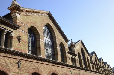 Macaristan, Budapeşte 'deki Büyük Pazar Salonu' nun yan cephesi.