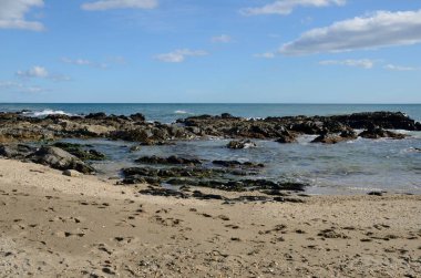 Mijas sahilindeki kayalar, Malaga, Endülüs, İspanya.