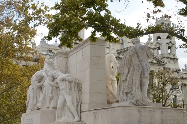 Budapeste Hungria Outubro 2021 Monumento Memorial Prsesident Kossuth Frente Edifício — Fotografia de Stock