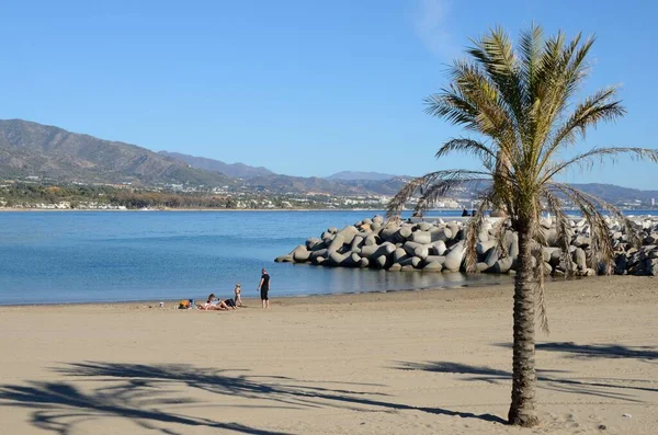 Marbella Spanien Dezember 2021 Nur Wenige Menschen Banus Beach Einem — Stockfoto