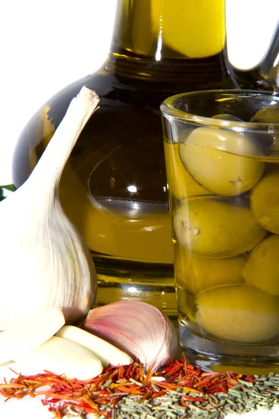 zeytin, zeytinyağı ve sarımsak