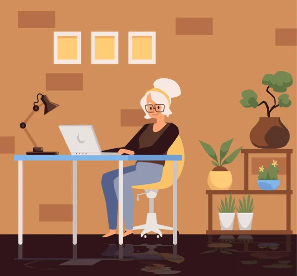 Mulher idosa em óculos senta-se na cadeira de escritório e navega na Internet no laptop - ilustração vetorial plana. —  Vetores de Stock