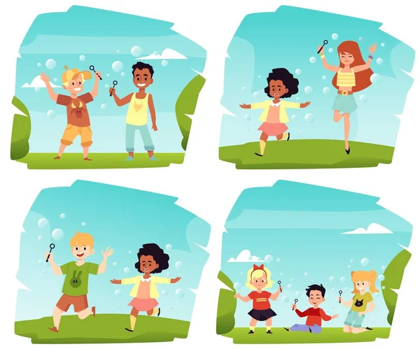 Набор векторных плоских карикатурных иллюстраций групп веселых счастливых детей, которые летом играют с мыльными пузырями на природе. — стоковый вектор