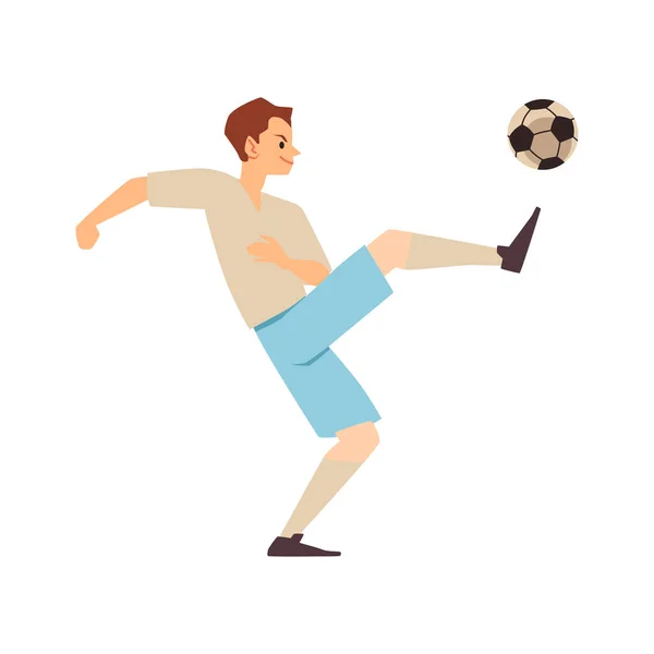 Weißer Fußballer kickt den Ball hoch, Seitenansicht. Lächelnde männliche Charaktere spielen Fußball in Trainingskleidung. — Stockvektor