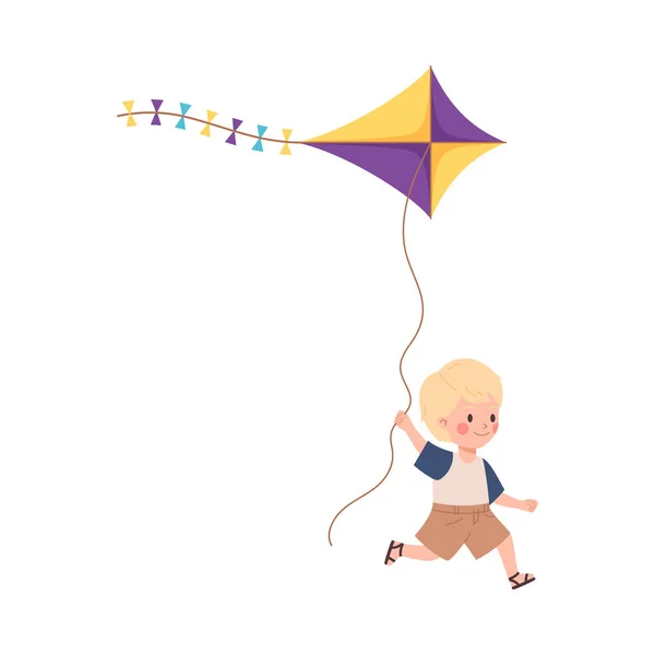 Щасливий Маленький Хлопчик Біжить Різнокольоровим Повітряним Змієм Плоска Векторна Ілюстрація — стоковий вектор