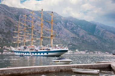 dağ göre Bay Retro gemi