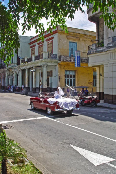 Havanna. Régi a kommunizmus előtti amerikai autó — Stock Fotó