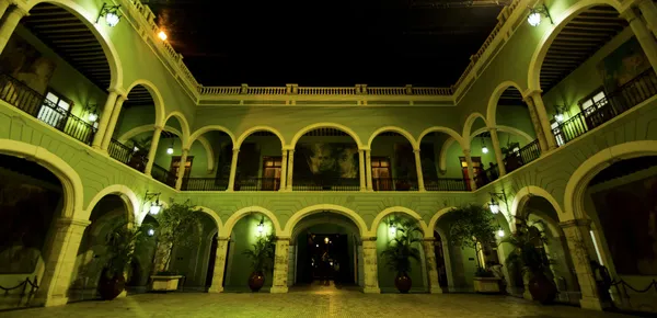 Юкатан державного капіталу будівлі в Меріда — стокове фото