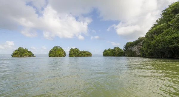 ドミニカ共和国。サマナ川 ロイヤリティフリーのストック画像