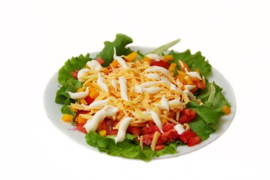 beyaz zemin üzerine salata