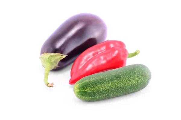 Tre grönsaker isolerad på en vit bakgrund — Stockfoto