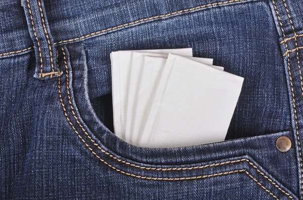 Lenço de papel no bolso de jeans — Fotografia de Stock