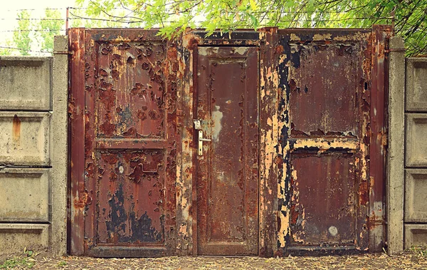 Photo vintage d'une porte rouillée — Photo