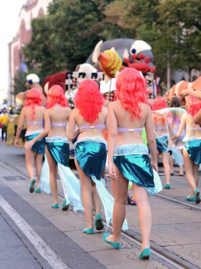 Karnaval dansçı kızlar