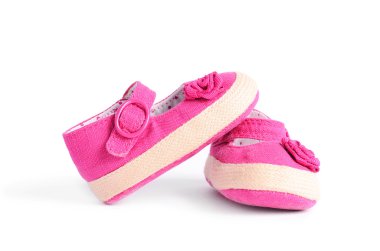 pembe bebek spor ayakkabı beyaz zemin üzerine 