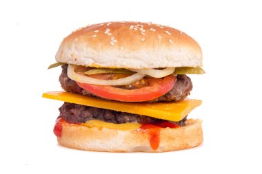 duble çizburger beyaz zemin üzerine