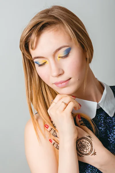 Beauty Girl Portrait. Beautiful Young Woman — Stock Photo, Image