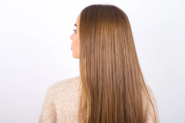 Rear View Young Woman Long Hair — Stock Photo, Image