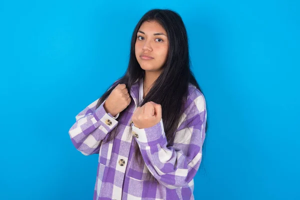 Young Latin Woman Wearing Plaid Shirt Blue Background Ready Fight — стоковое фото