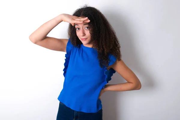 Teenager Girl Afro Hairstyle Wearing Blue Shirt White Background Having — ストック写真
