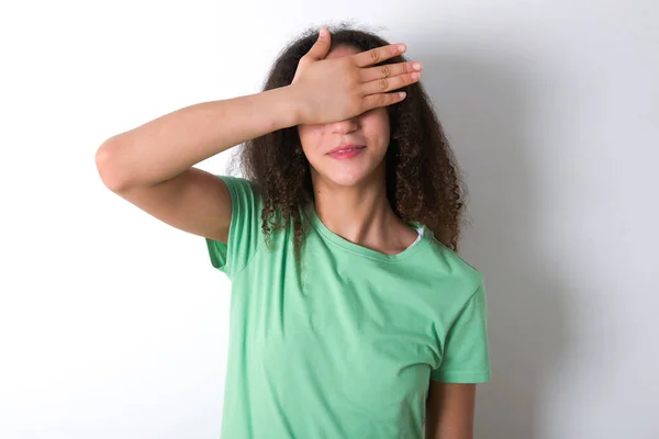 Teenager Girl Afro Hairstyle Wearing Green Shirt White Background Smiling — ストック写真