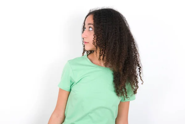 Close Side Profile Photo Teenager Girl Afro Hairstyle Wearing White — Φωτογραφία Αρχείου
