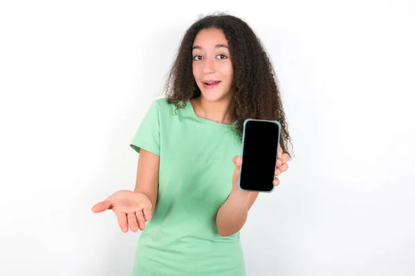 Teenager Girl Afro Hairstyle Wearing White Shirt Green Background Mobile — Foto de Stock