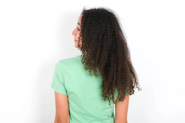 Back Side View Teenager Girl Afro Hairstyle Wearing White Shirt — Photo